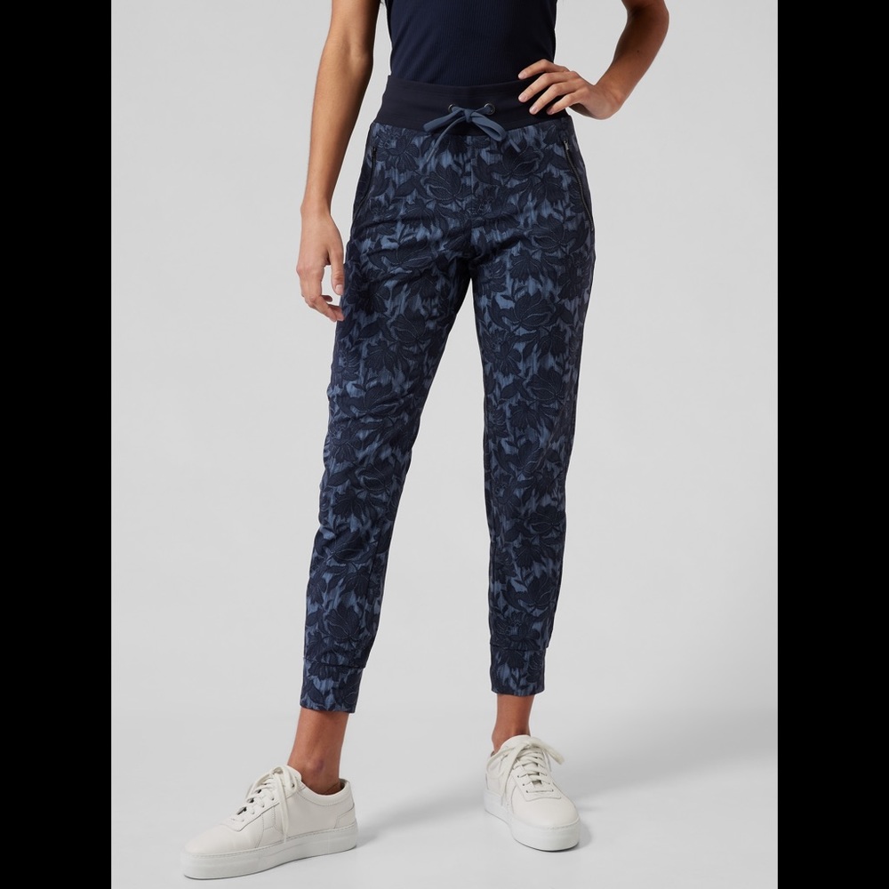 Athleta Trekkie North Jogger